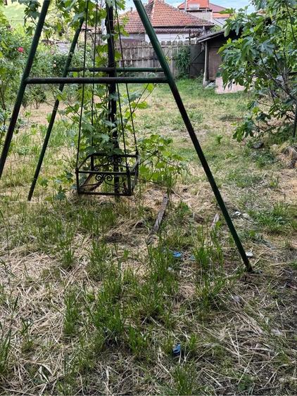 Casă cu 3 camere cu Teren 350 Mp în Central