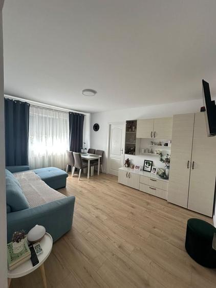 Apartament cu 2 camere nedecomandat în Decebal