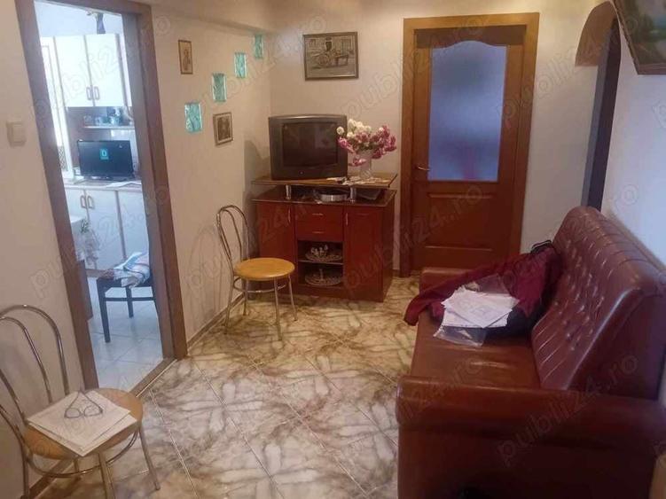 Apartament cu 3 camere decomandat în Dărmănești