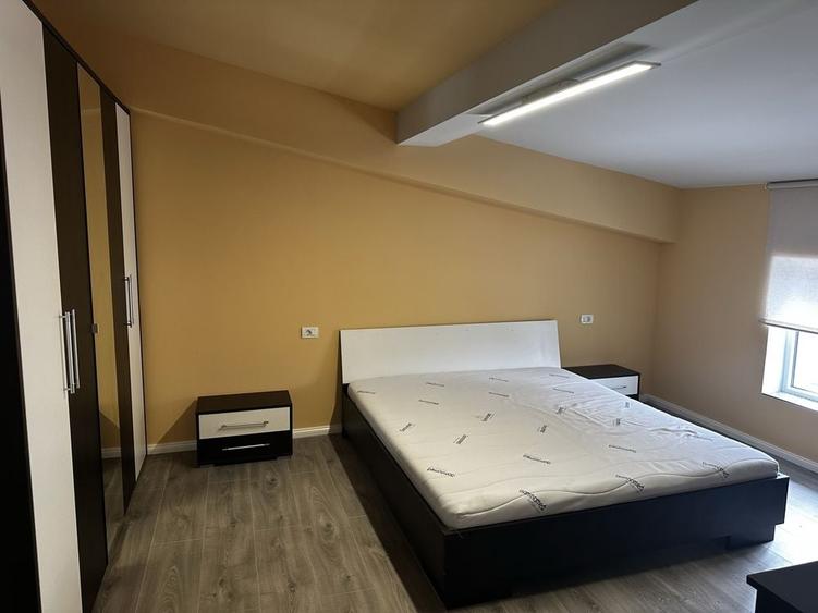 Casă cu 4 camere cu Teren 200 Mp în Central