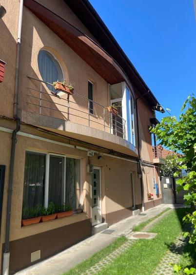 Casă individuală cu 5 camere cu Canalizare în P-ța Mihai Viteazul