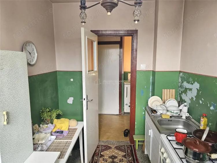 Apartament cu 2 camere semidecomandat în Micro I
