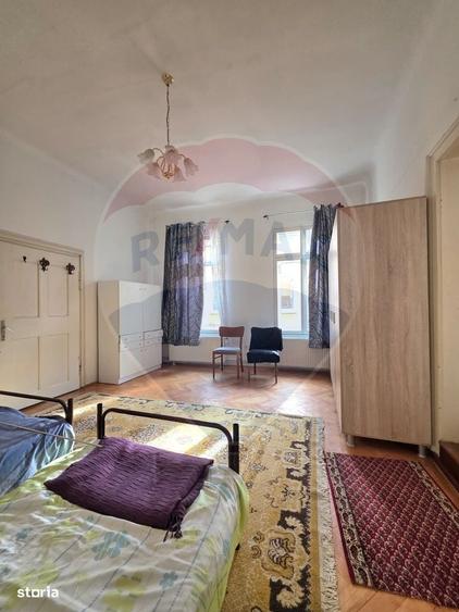Casă cu 4 camere în Ultracentral
