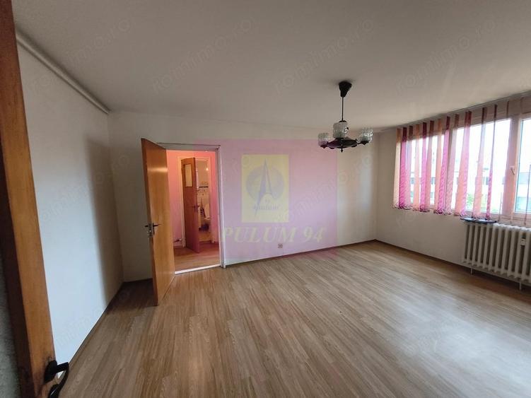 Apartament cu 3 camere semidecomandat în Cotroceni