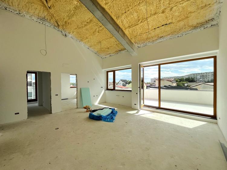 Apartament cu 4 camere semidecomandat în Domenii