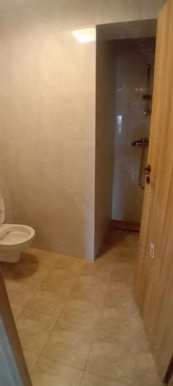 Apartament cu 4 camere decomandat în Girocului