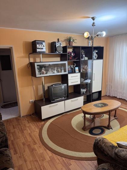 Apartament cu 2 camere semidecomandat în Viziru 1