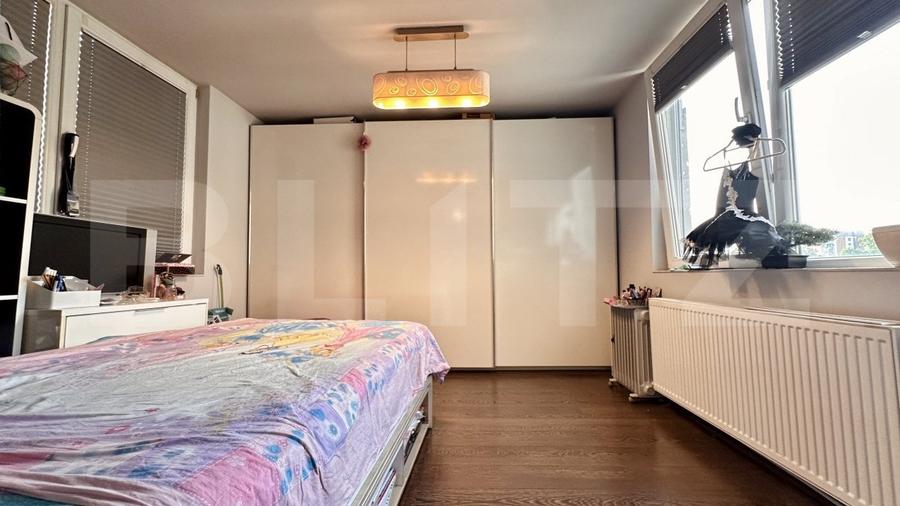 Apartament cu 4 camere semidecomandat, mobilat în Decebal