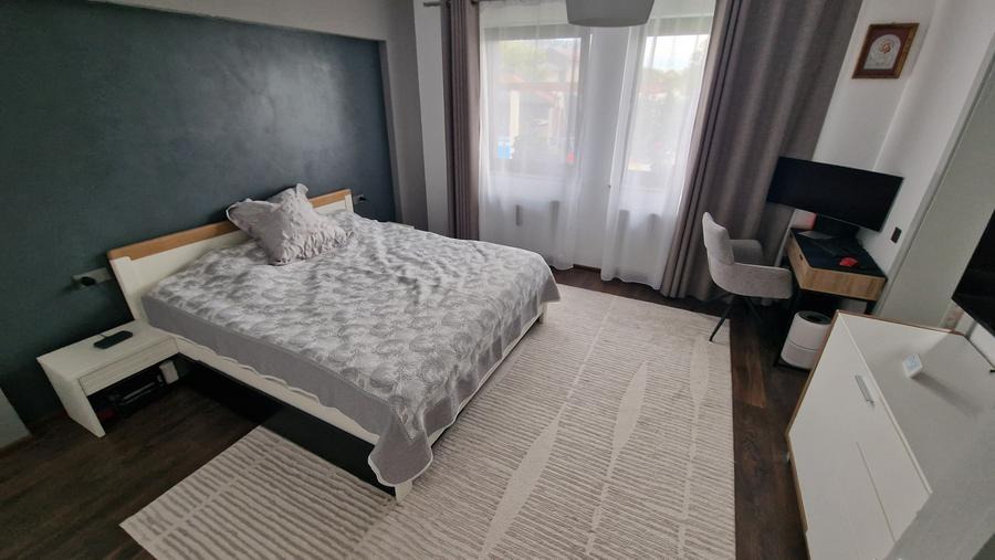 Casă cu 3 camere cu Teren 470 Mp în Sânpetru