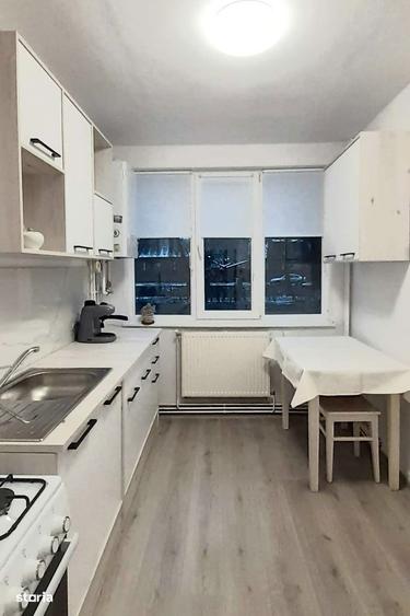 Apartament cu 3 camere decomandat în Tudor