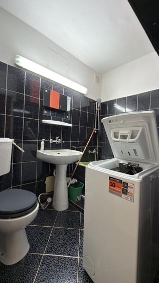 Garsonieră decomandată, mobilată în Lunei