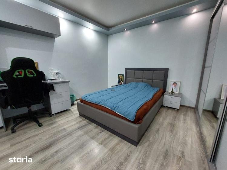 Casă cu 6 camere cu Teren 343 Mp în Dacia