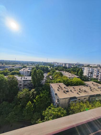 Apartament cu 2 camere semidecomandat în Berceni