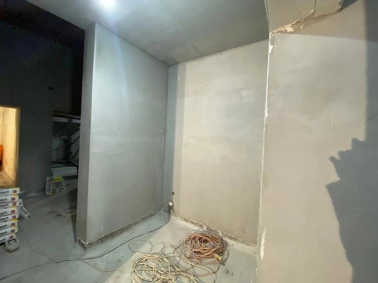 Spațiu comercial, de 380 mp, în Terezian
