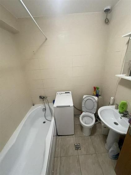 Garsonieră decomandată în Valea Adâncă