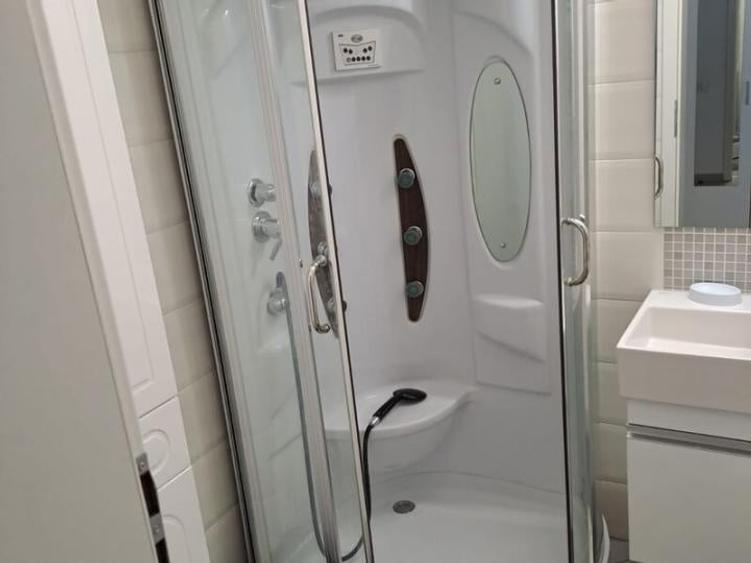 Apartament cu 2 camere semidecomandat, mobilat în Parcul Carol