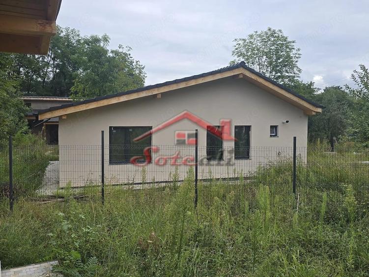 Casă cu 6 camere cu Teren 1030 Mp în Central