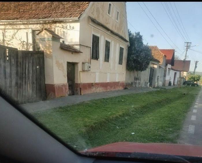 Casa spatioasa cu teren generos de 2241mp in Cincu - 4