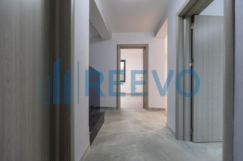 Casă individuală cu 5 camere cu Teren 400 Mp în Calea Moldovei
