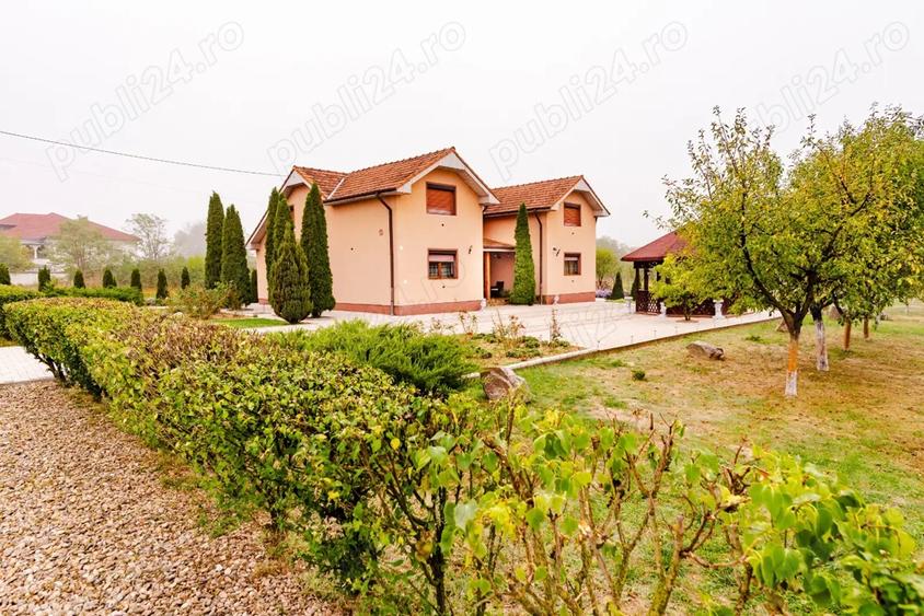 Casă cu 4 camere cu Teren 3200 Mp în Archiș