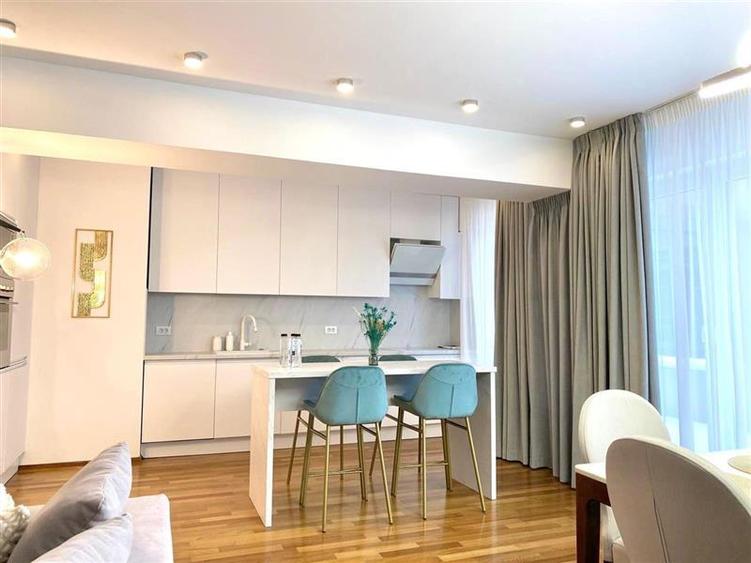 Apartament cu 3 camere decomandat, mobilat în Șoseaua Nordului