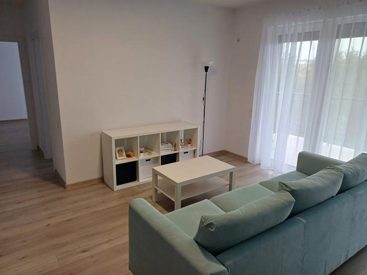 Apartament cu 3 camere, mobilat în Turnișor