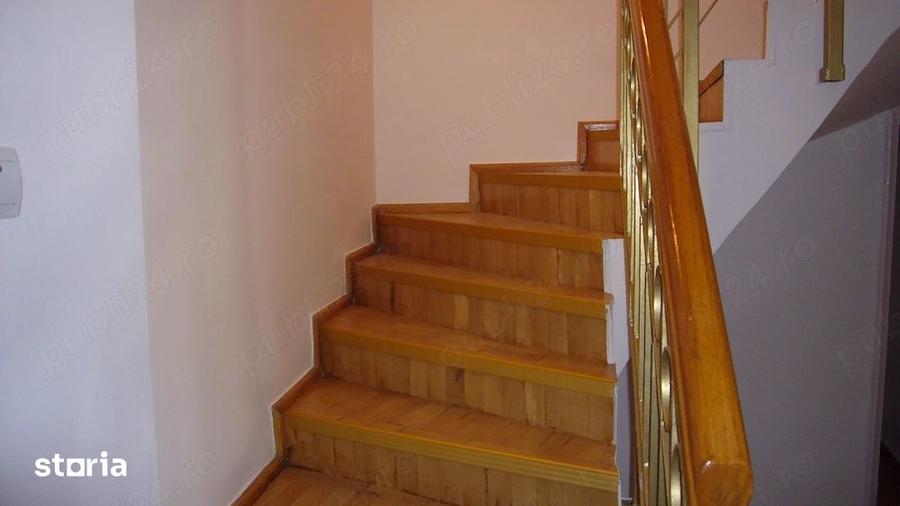 Apartament cu 4 camere în Centrul Civic