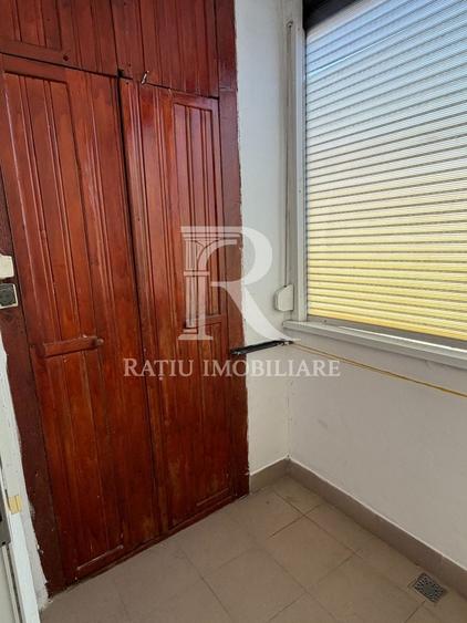 Apartament cu 3 camere decomandat, mobilat în Rogerius