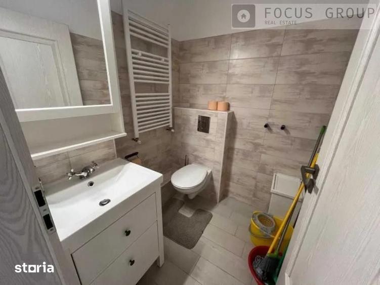 Apartament cu 3 camere în Apărătorii Patriei