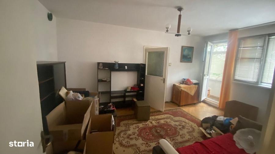 Apartament cu 2 camere semidecomandat în 1 Mai