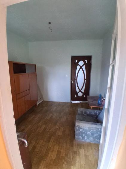 Casă cu 3 camere cu Teren 1500 Mp în Central