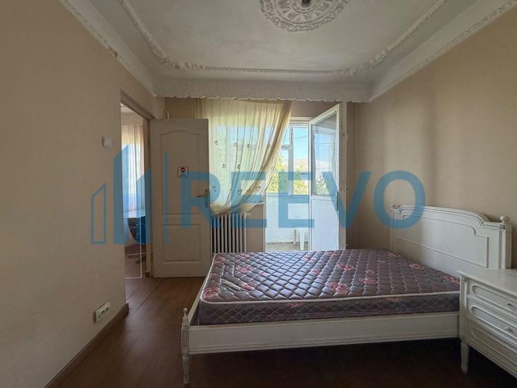 Apartament cu 2 camere nedecomandat, mobilat în Republicii