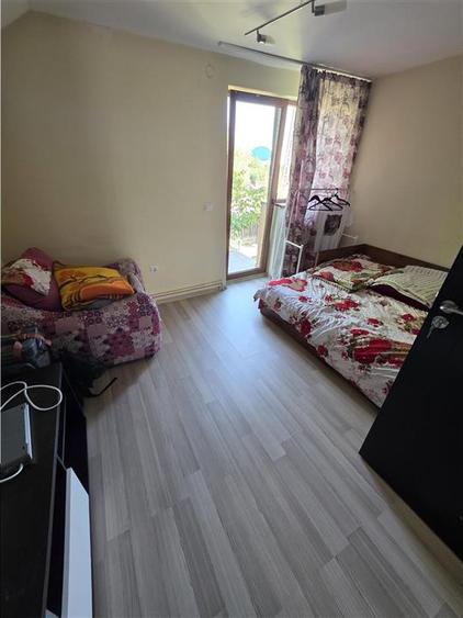 Casă individuală cu 5 camere cu Canalizare în Stupini