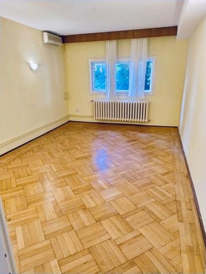 Casă cu 5 camere cu Canalizare în Domenii