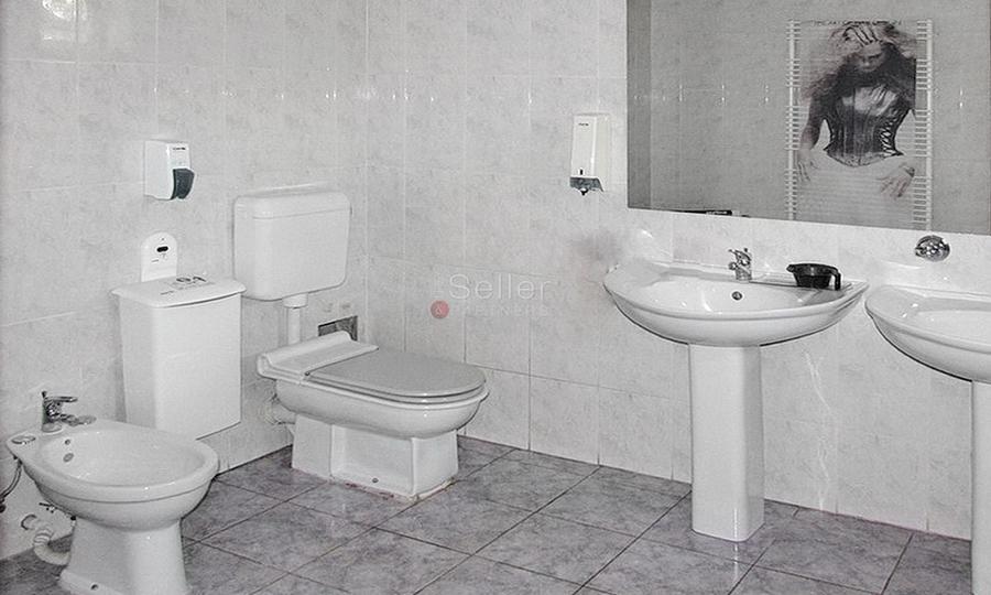 Casă individuală cu 9 camere cu Canalizare în Astra