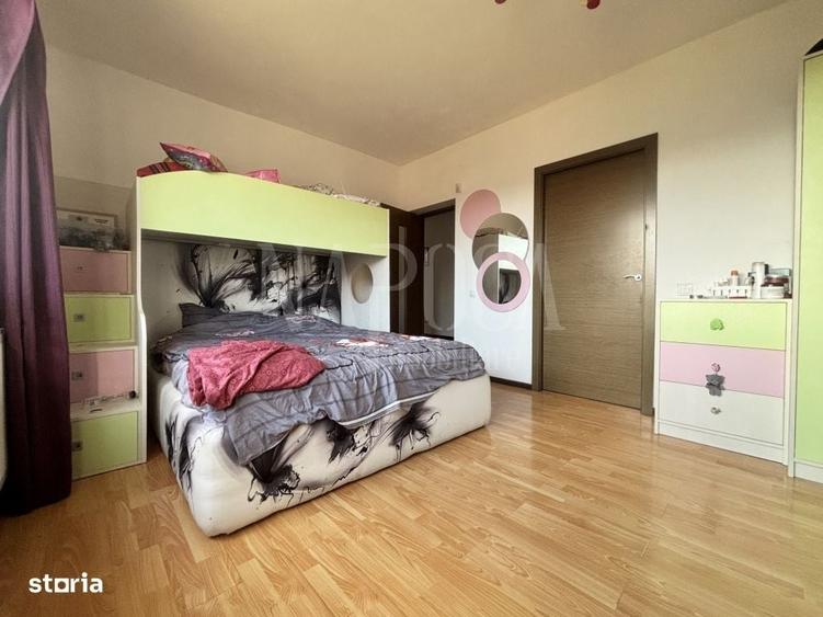 Casă cu 3 camere în Sânnicoară
