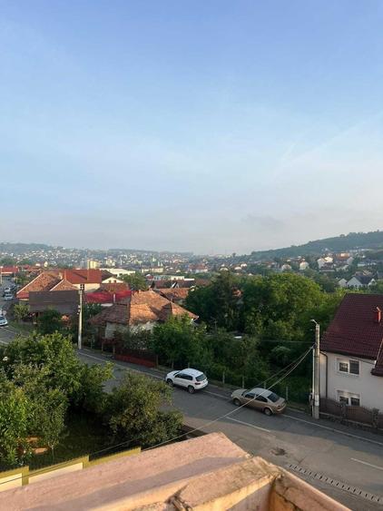 Apartament cu 3 camere decomandat în Exterior Vest