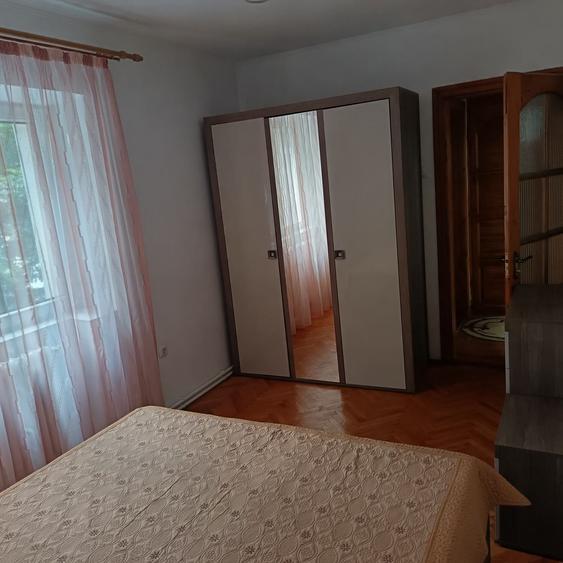 Apartament cu 3 camere decomandat în Exterior Vest
