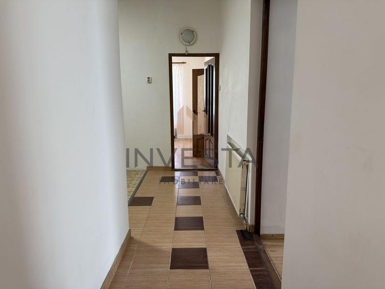 Apartament cu 3 camere semidecomandat în Ultracentral
