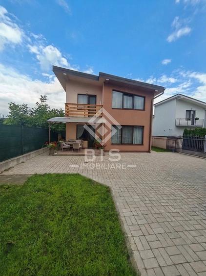 Casă cu 5 camere cu Teren 3500 Mp în Nord