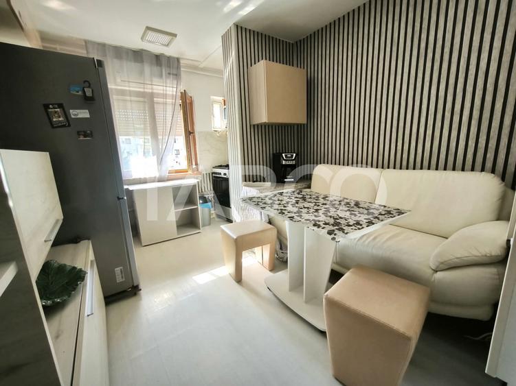 Apartament cu 3 camere decomandat, mobilat în Între Lacuri