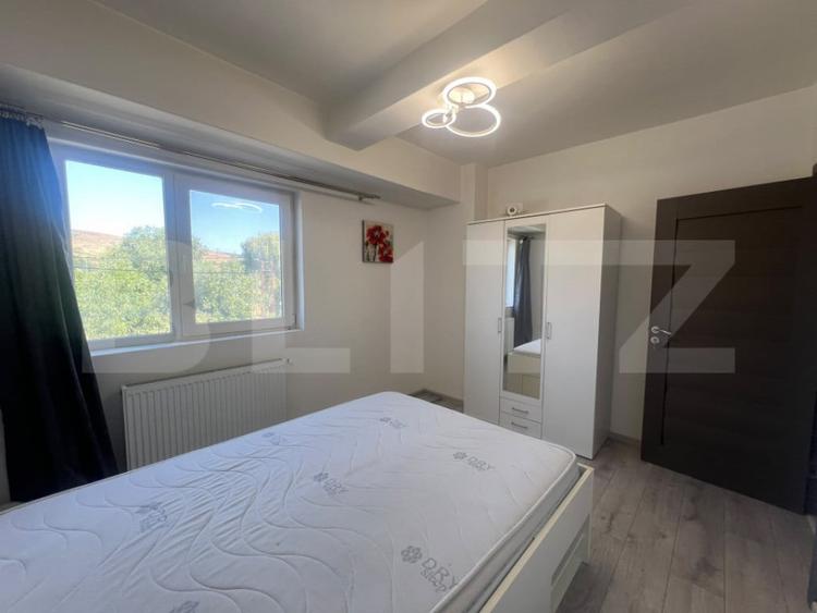Apartament cu 3 camere semidecomandat în Florești