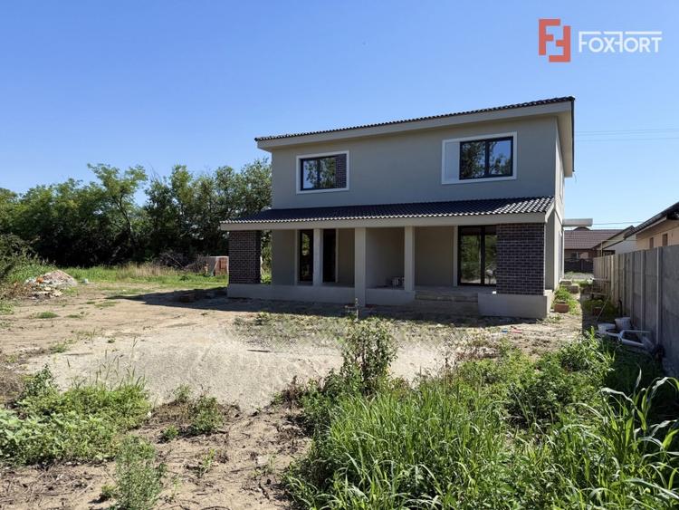 Duplex cu 5 camere cu Canalizare în Sânmihaiu Român