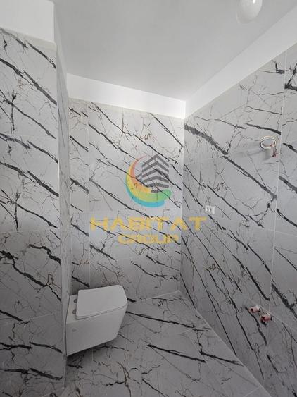 Penthouse cu 3 camere decomandat în Splaiul Unirii