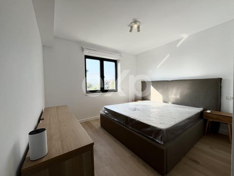 Casă individuală cu 9 camere cu Teren 400 Mp în Corbeanca