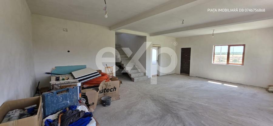 Casă individuală cu 7 camere cu Teren 2000 Mp în Colacu