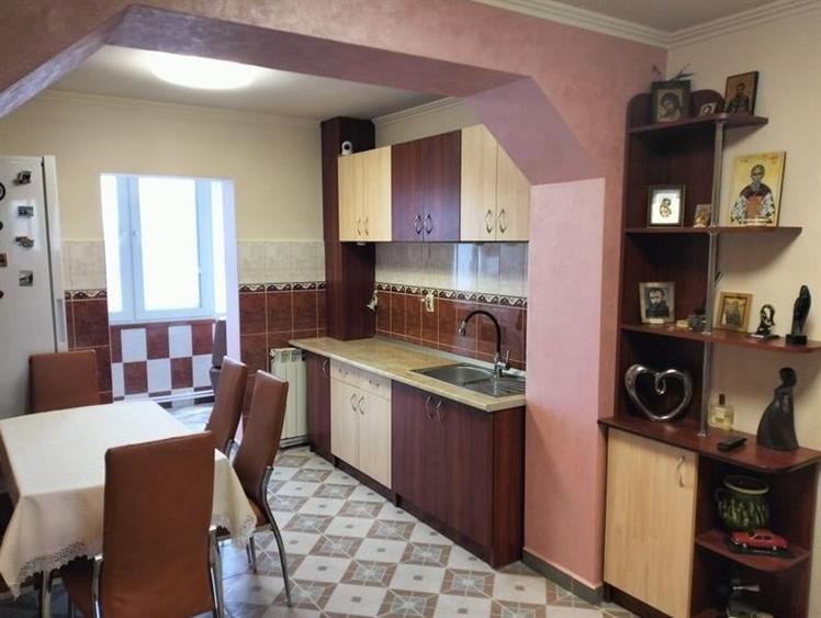 Apartament 3 camere, decomandat, loc. Sfantu Ilie - 3