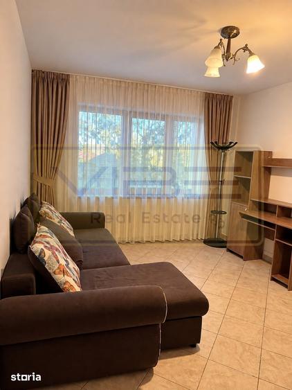 Apartament cu 2 camere semidecomandat în Podu Roș