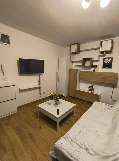 Apartament cu 2 camere semidecomandat în Exterior Vest
