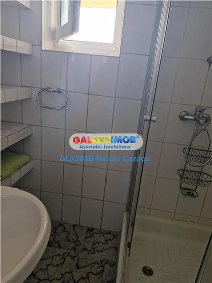 Apartament cu 2 camere semidecomandat, mobilat în P-ța Victoriei